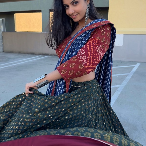 Green lehenga set - Picture 2 of 5